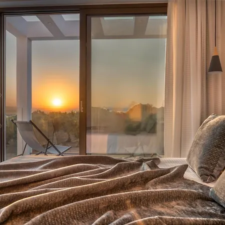 Aj - Seaview Private