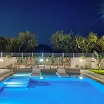 Aj - Seaview Private