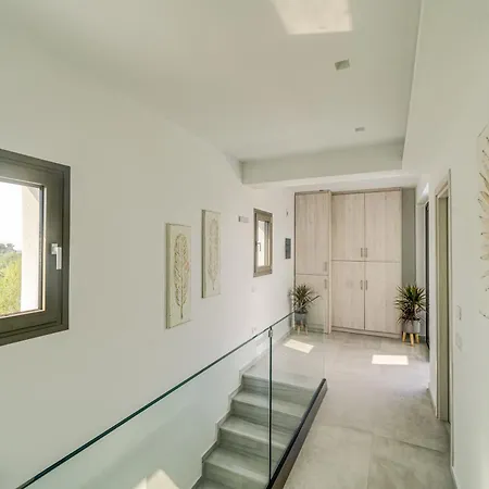 Aj - Seaview Private