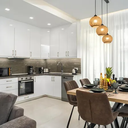 Aj - Seaview Private