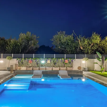 Aj - Seaview Private