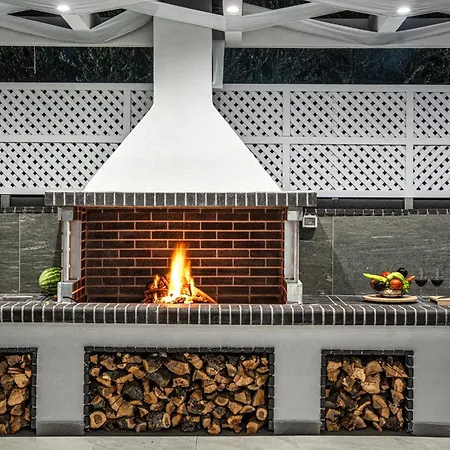 Aj - Seaview Private